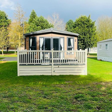 Buttermere Lodge With Hot Tub Barmby on the Moor Exterior photo