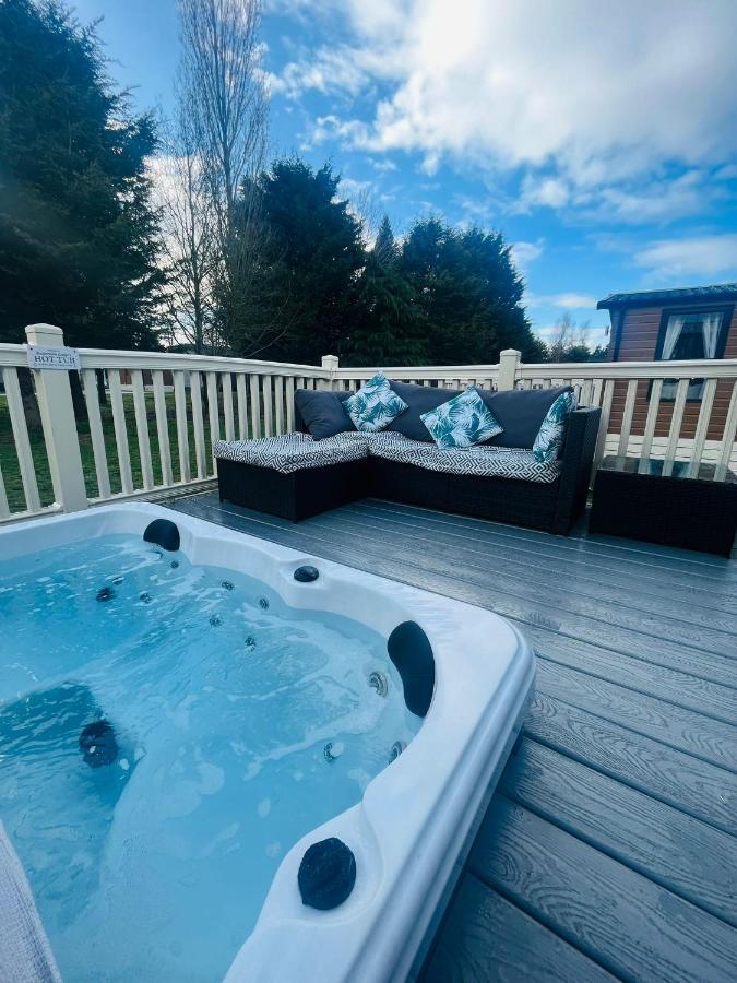 Buttermere Lodge With Hot Tub Barmby on the Moor Exterior photo